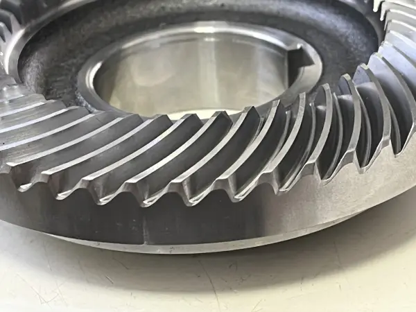 kolo-zebate-stozkowe-lukowe-po-gratowaniu-i-fazowaniu-technomacchine