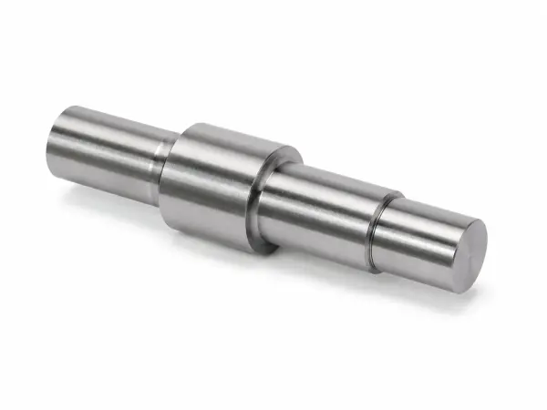 Wałek precyzyjny stopniowany po szlifowaniu powierzchni cylindrycznych i stopni na szlifierce CNC.
