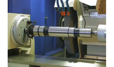 szlifowanie-walkow-w-klach-szlifierka-bezklowa-cnc-micromatic-grinding-tradensa