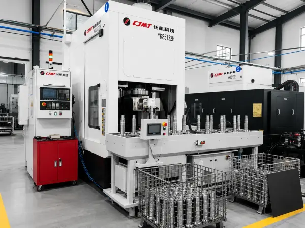 Dłutownica Fellowsa CNC CJMT YKS5132H w produkcji seryjnej