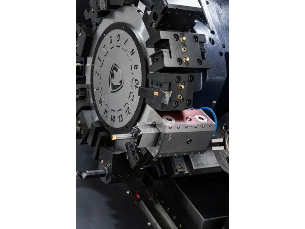 REV Motorised Slotter w głowicy rewolwerowej tokarki CNC